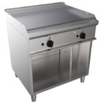 Fry top pe gaz cu suprafata neteda si dulap deschis, 800x700mm